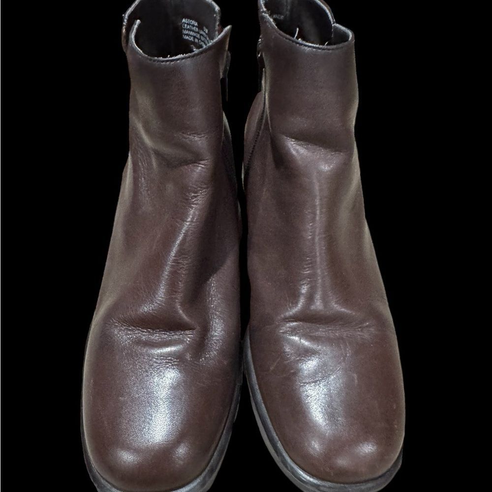 Hillary & Hanson Astoria Dark Brown Leather Ankle Boot. Size 5 1/2 M